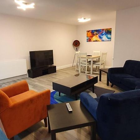 Garland Modern Spacious Apartment, Brentwood 1 Esterno foto