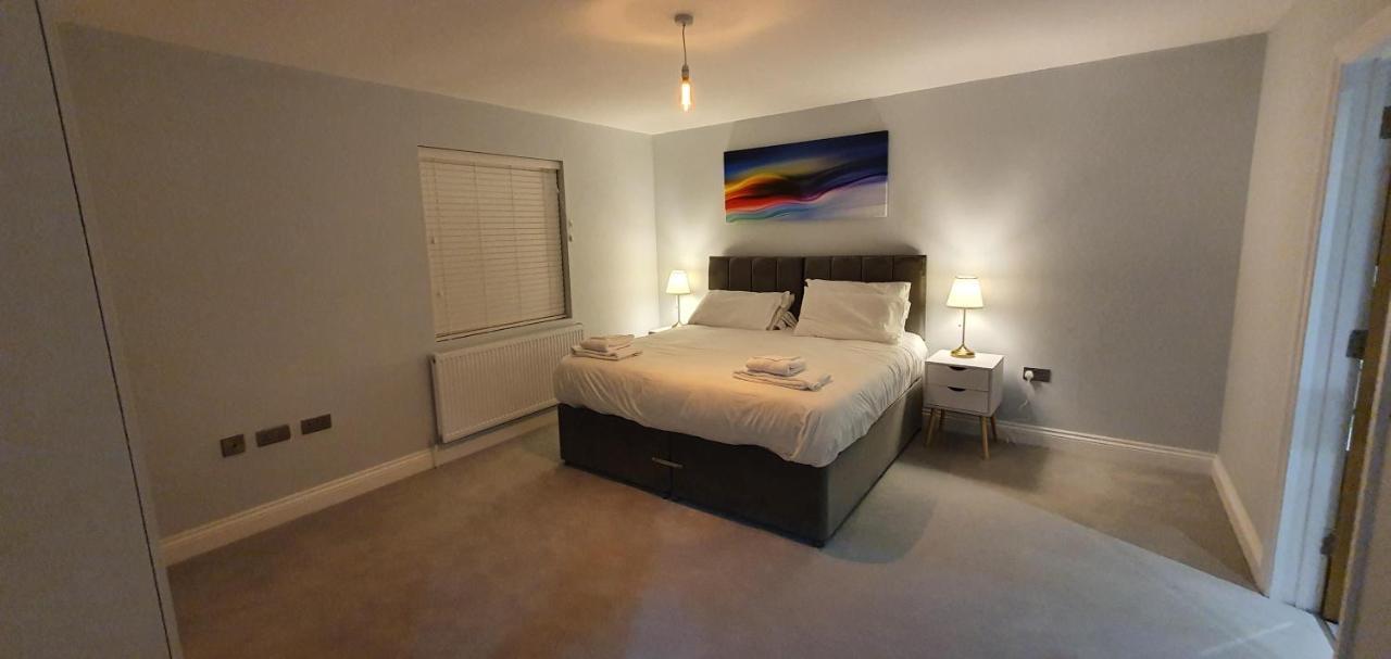 Garland Modern Spacious Apartment, Brentwood 1 Esterno foto