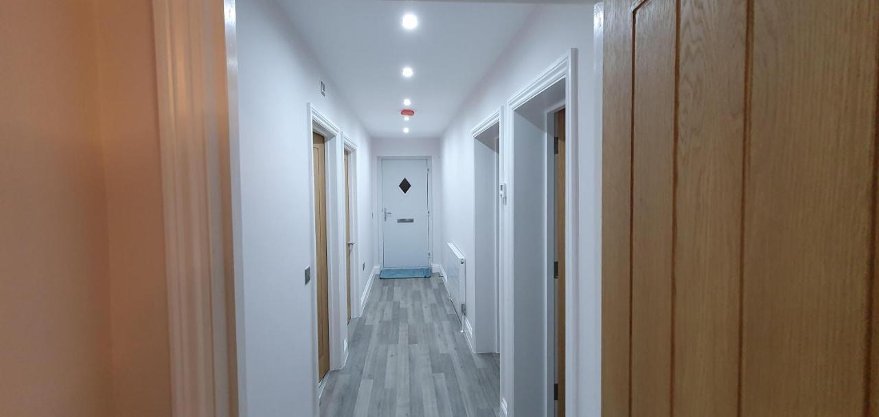 Garland Modern Spacious Apartment, Brentwood 1 Esterno foto