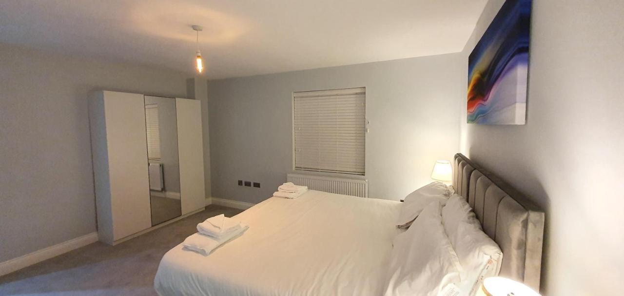 Garland Modern Spacious Apartment, Brentwood 1 Esterno foto