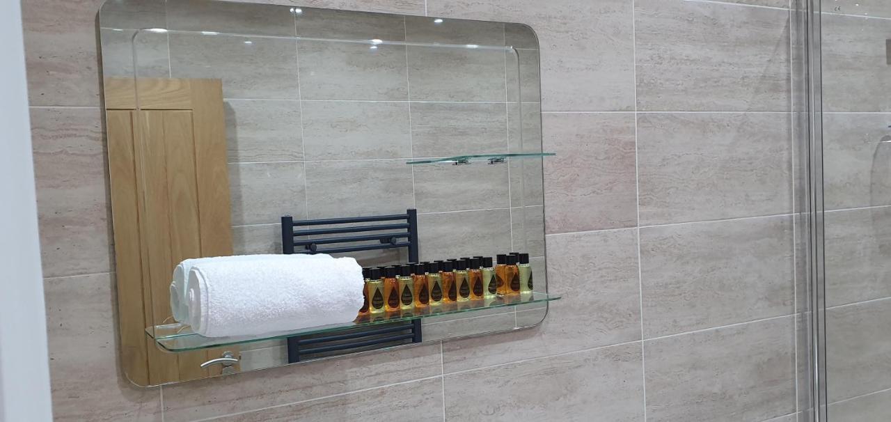 Garland Modern Spacious Apartment, Brentwood 1 Esterno foto