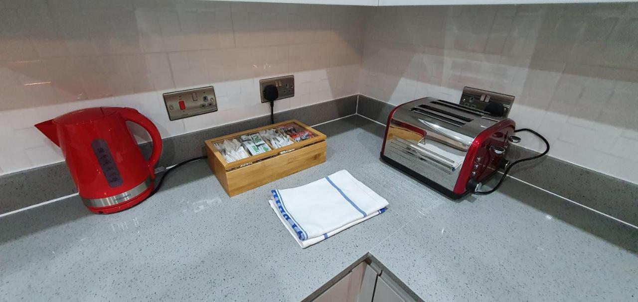 Garland Modern Spacious Apartment, Brentwood 1 Esterno foto