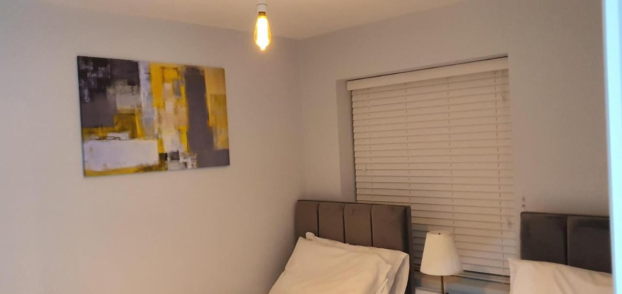 Garland Modern Spacious Apartment, Brentwood 1 Esterno foto