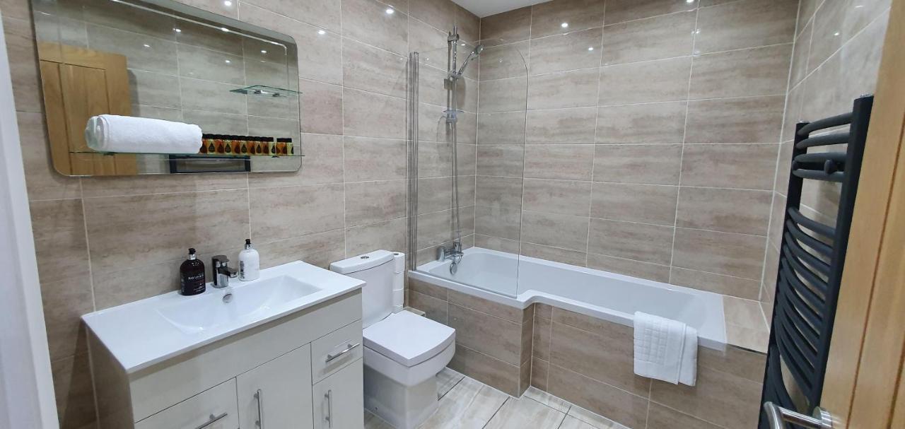 Garland Modern Spacious Apartment, Brentwood 1 Esterno foto
