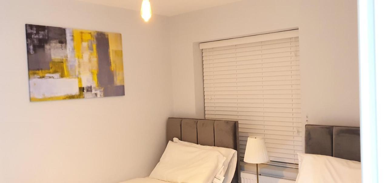 Garland Modern Spacious Apartment, Brentwood 1 Esterno foto
