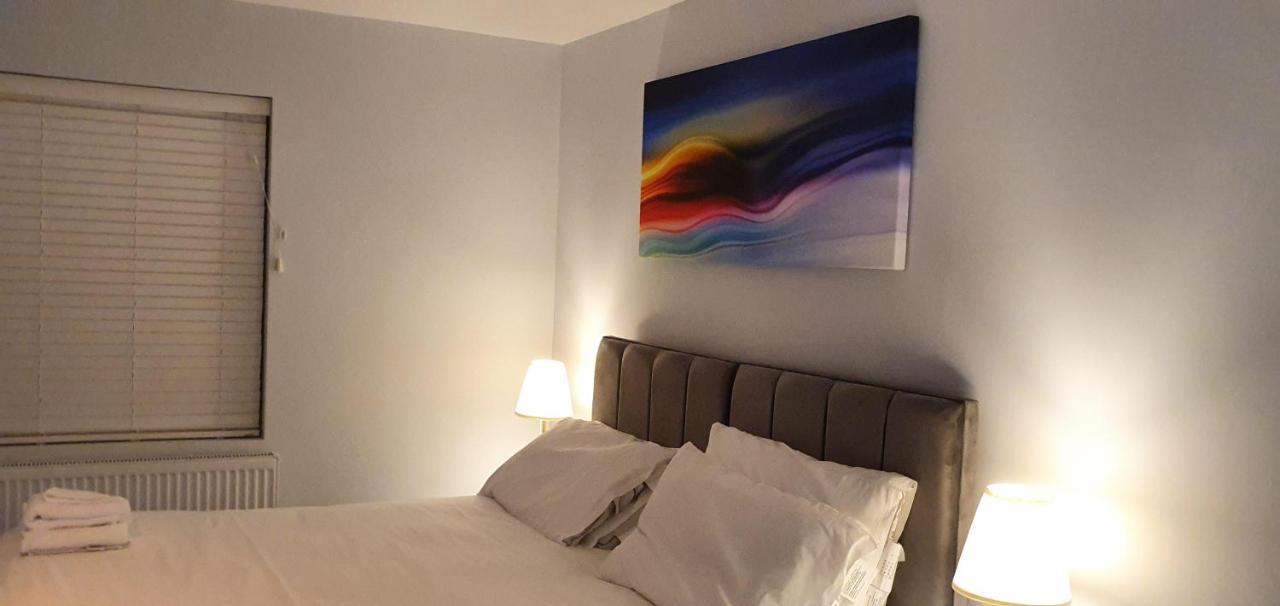 Garland Modern Spacious Apartment, Brentwood 1 Esterno foto