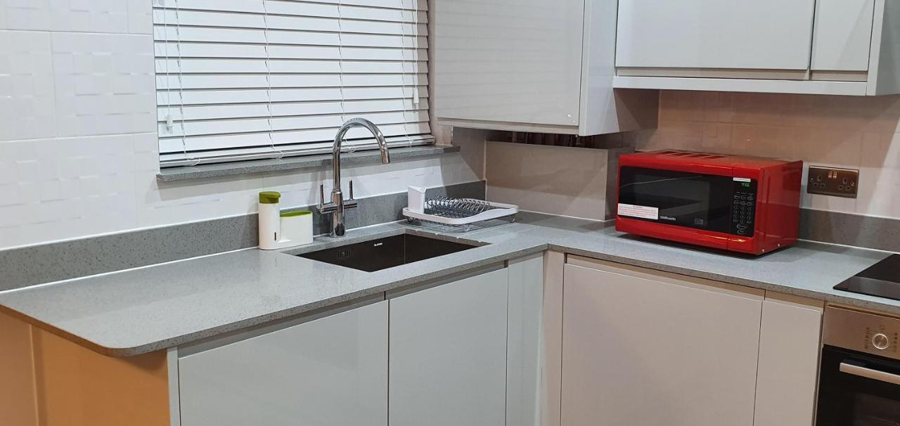 Garland Modern Spacious Apartment, Brentwood 1 Esterno foto